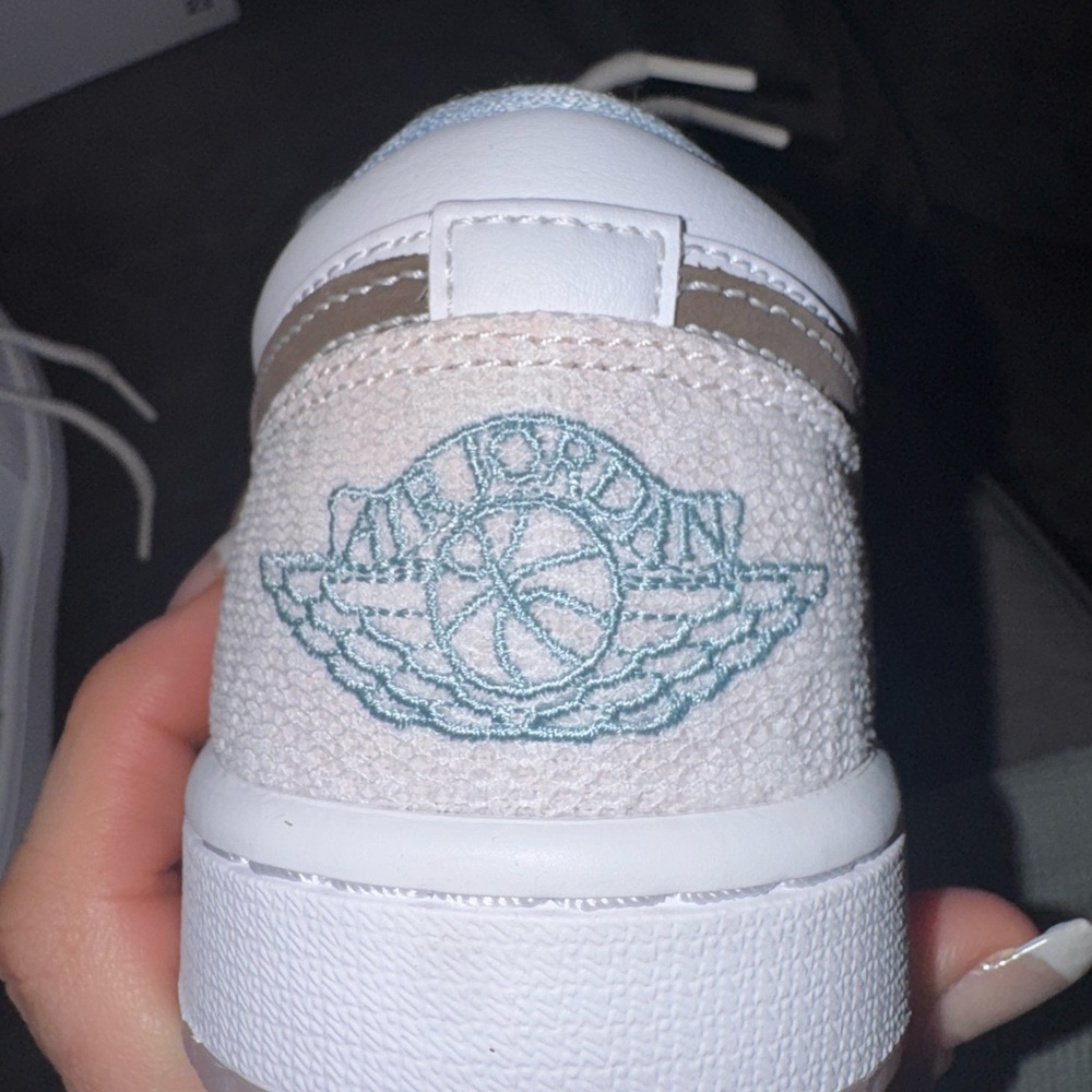 Air Jordan 1 low Women's Pink and White Sneakers - Picture 15 of 16